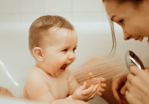 Overcoming baby bath time fears