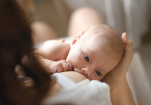 Caring for sore and cracked nipples while breastfeeding