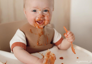 Starting solids: spoon-fed or baby-led?