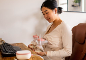 5 things we can all do to normalise breastfeeding