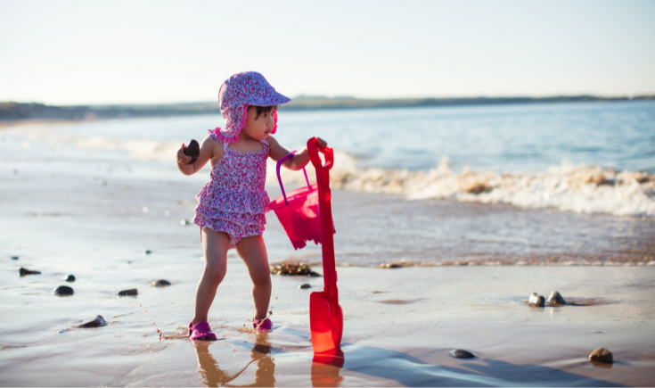 10 Essential Items for a Fun and Safe Beach Day with Your Baby